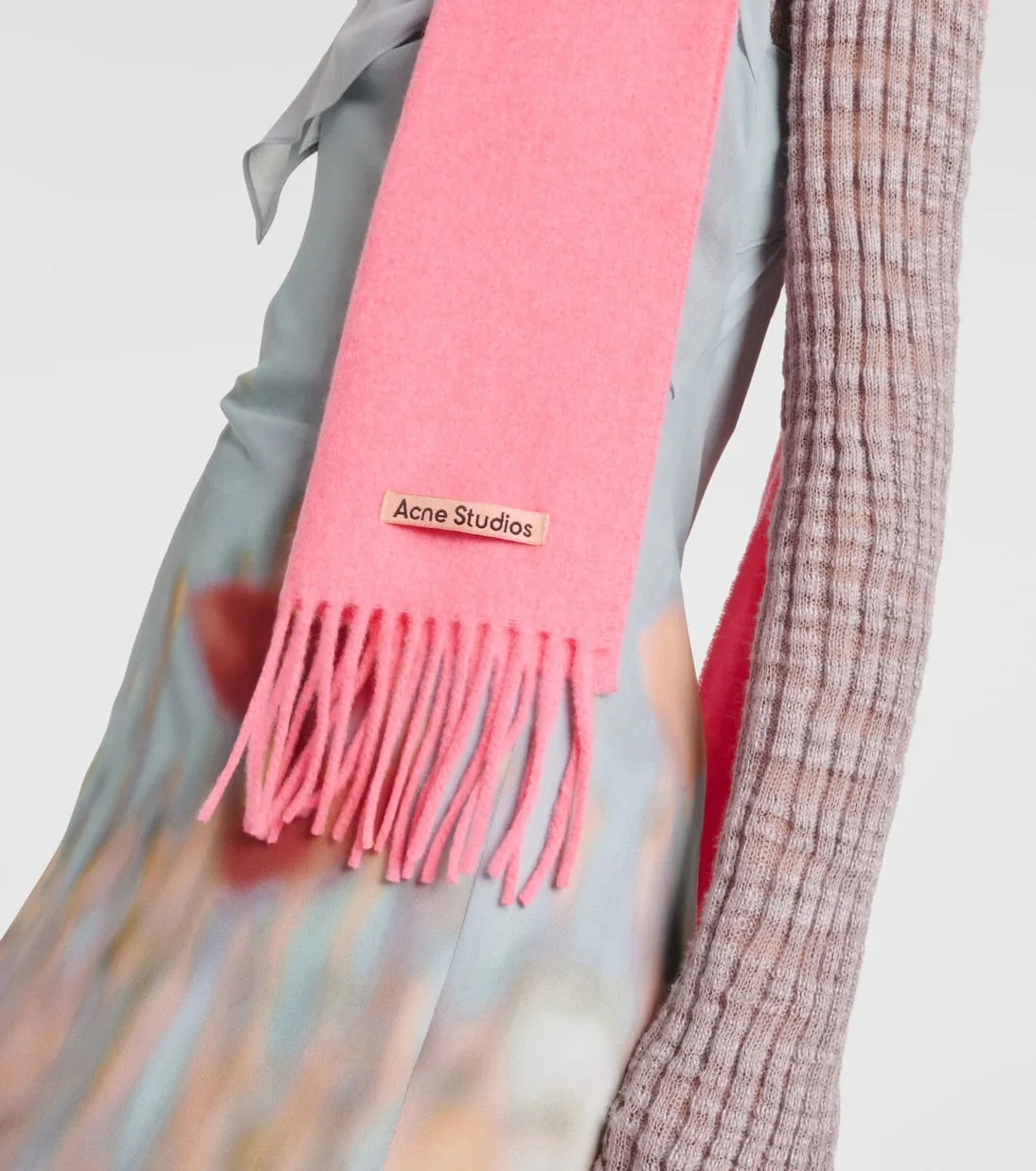 Acne Studios fringed wool scarf, pink