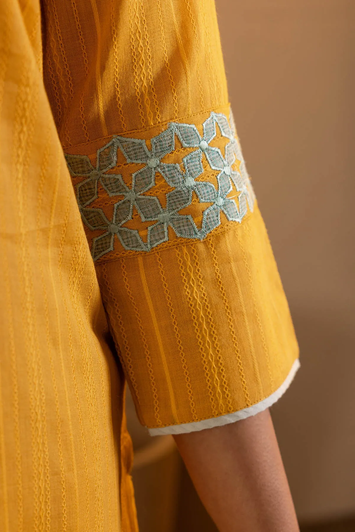 Geolu Kurta